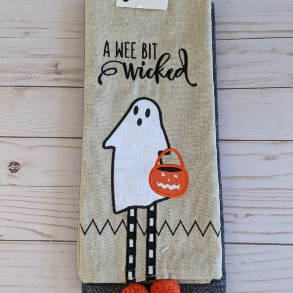 A Wee Bit Wicked Cute Ghost Halloween Dish Towels (2) Pom Pom Accent New - Picture 1 of 3